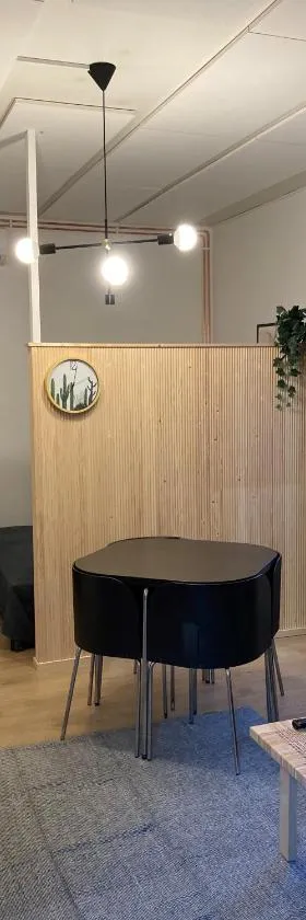 Hurmaava vierassviitti hyvällä sijainnilla!，位于纳坦利的酒店