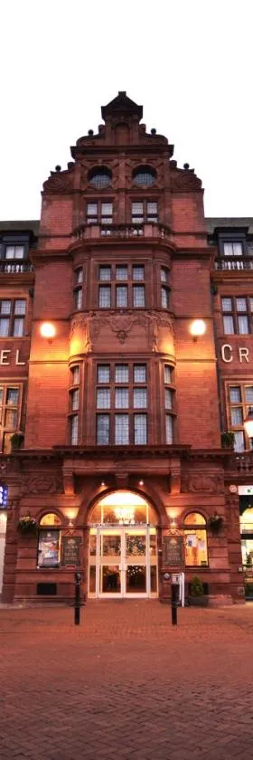 Crown & Mitre Hotel，位于卡莱尔的酒店