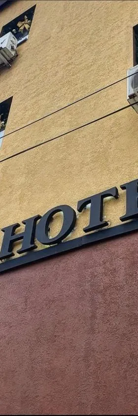 Garni Hotel City，位于克鲁舍瓦茨的酒店
