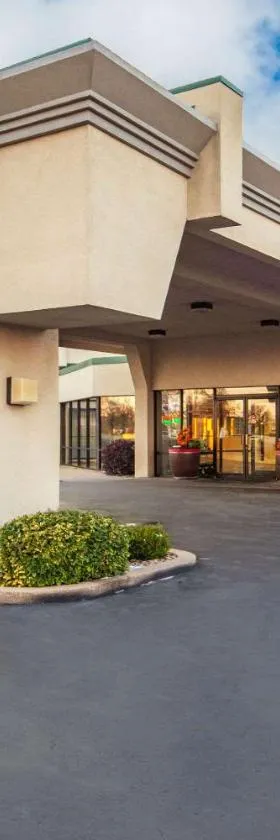 Suburban Studios I-80 Grand Island，位于Doniphan的酒店
