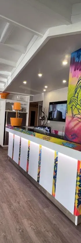 Logis Hôtel de la Poste，位于维特里勒弗朗索瓦的酒店