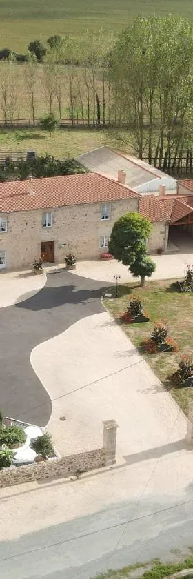 Le Logis du Château，位于Vieillevigne的酒店