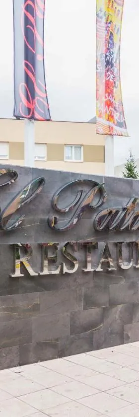 艾尔派提奥酒店，位于拉尔穆尼亚德多尼亚戈迪纳的酒店