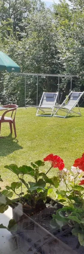 Appartement en rez de jardin，位于Thénésol的酒店