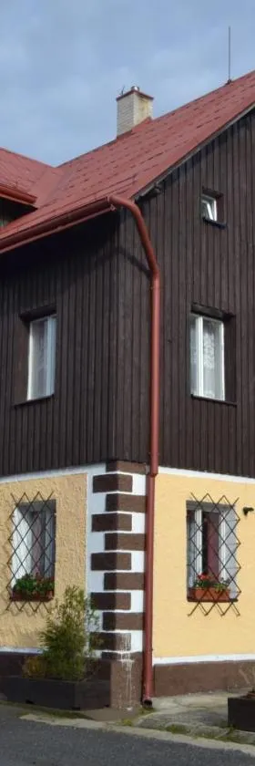Horský Hotel Arnica，位于卢捷纳普德克利诺夫琴的酒店