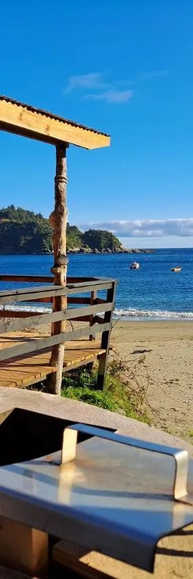 Borde Mar, Hostal & Cabañas, Bahía Mansa，位于巴拉曼萨的酒店