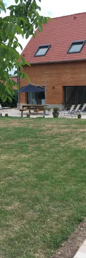 Charmant gîte à la ferme situé à 20 min de la mer，位于Hermelinghen的酒店