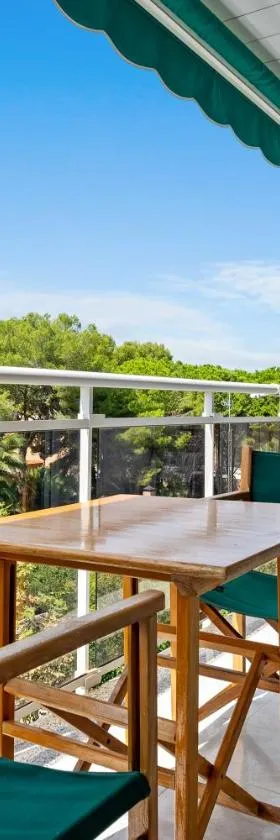 Calafell Beach-swimingpool Apart，位于卡拉费尔的酒店