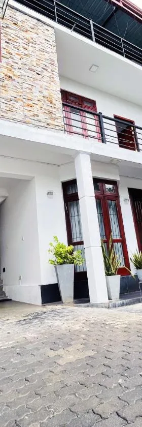 Welaratne Apartment，位于努格古达的酒店