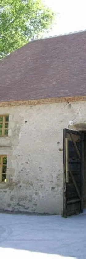 Bergerie restaurée avec cheminée, jardin clos, animaux acceptés - FR-1-489-13，位于Sauvagny的酒店