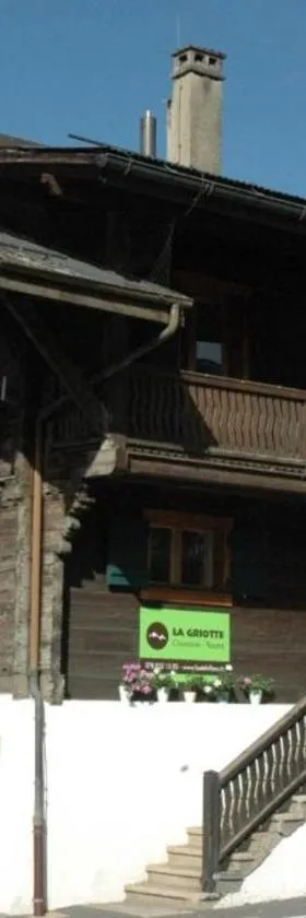 格若特小木屋酒店，位于威拉尔-苏-罗伦的酒店