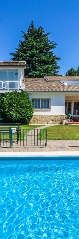 Casa Rural El Retiro de Gredos by RetiroRural，位于阿雷纳斯德圣佩德罗的酒店