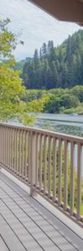 Siuslaw River House，位于Mapleton的酒店