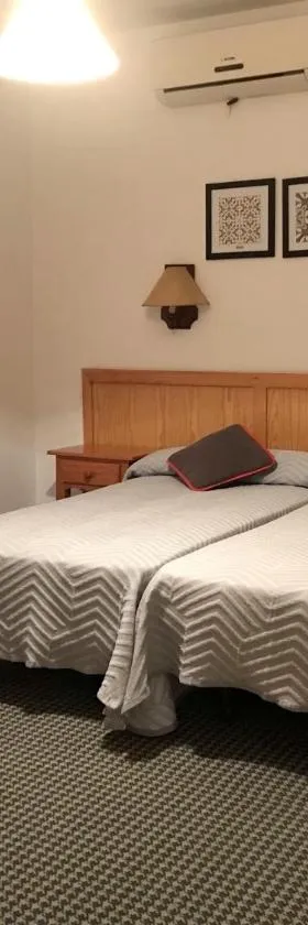 HOSTAL LA POSADA，位于埃斯皮尔多的酒店