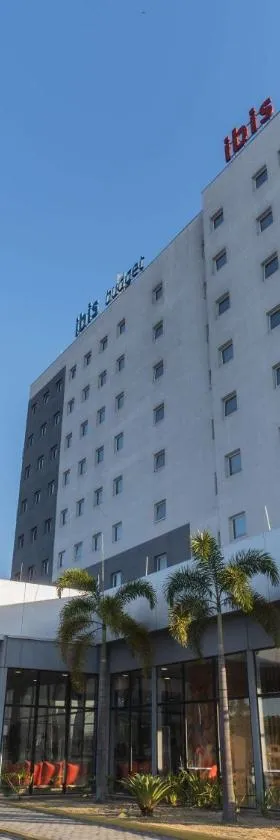 Ibis Lorena - Circuito da Fé，位于洛雷纳的酒店