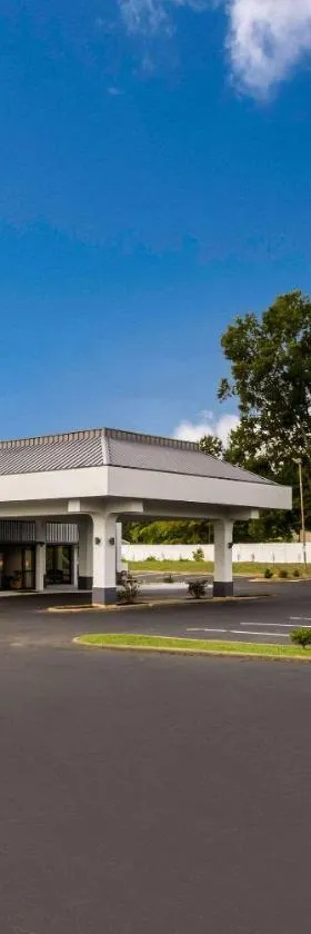 Quality Inn，位于恩波里亚的酒店