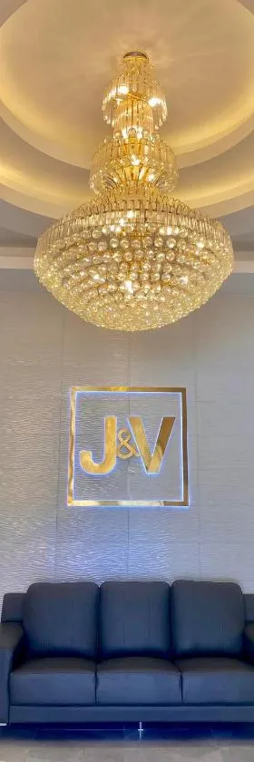 J&V Hotel and Resort，位于Apaleng的酒店