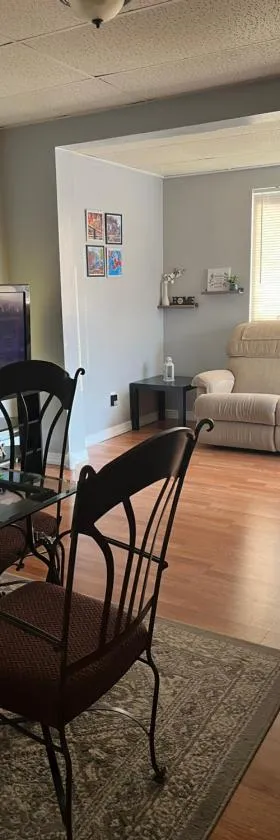 Lovely three Bedroom Apartment near Jersey city and Newyork，位于林登的酒店