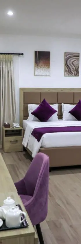 Quest Boutique Hotel，位于Gwarinpa的酒店