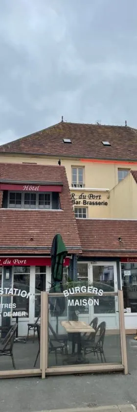L’R du port，位于库尔瑟勒·苏尔·梅尔的酒店