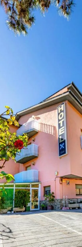 Hotel Restaurante La Glorieta，位于塞奥-德乌赫尔的酒店