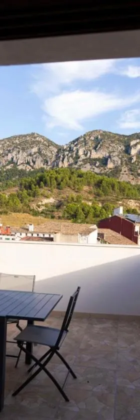 CASA RURAL BIENVENIDA，位于Cuatretondeta的酒店