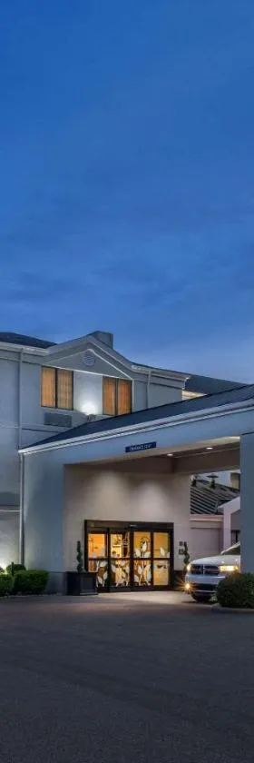 Sleep Inn & Suites Cross Lanes - South Charleston，位于Cross Lanes的酒店