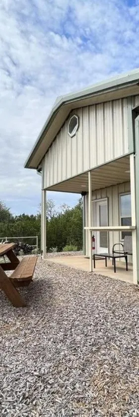 Inspiration Cabin at Lake Godstone，位于Jacksboro的酒店