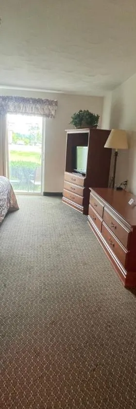 Colonial Brick Inn & Suites，位于Susquehanna的酒店