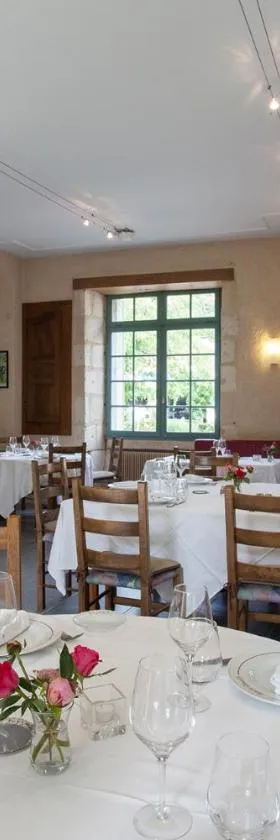 Le Lion d'Or，位于Manzac-sur-Vern的酒店