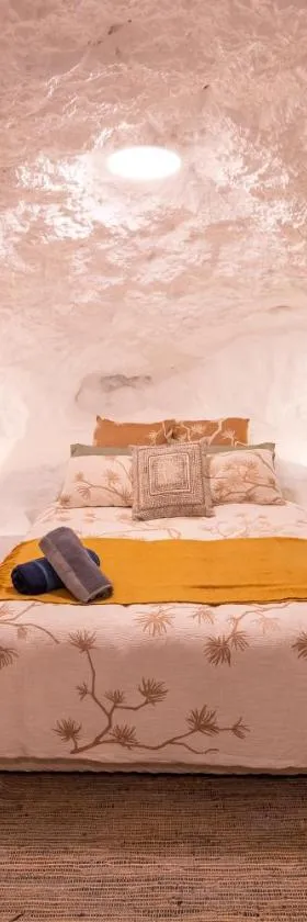 White Cliffs Accommodation -Daybreak Dugout - Unique Cave House，位于White Cliffs的酒店
