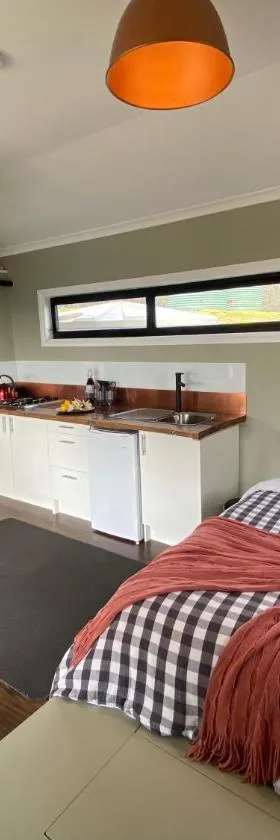 Tiny Home on a Hill，位于Heathcote的酒店