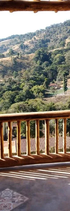 Chalé charmoso com vista p/ Montanha - Gonçalves，位于帕赖索波利斯的酒店