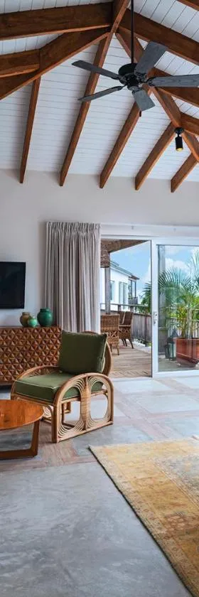 Itz'ana Resort & Residences，位于珀拉什奇亚的酒店