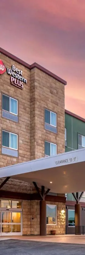 Best Western Plus Coachella Valley Inn & Suites，位于大教堂城的酒店