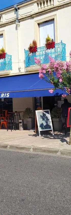 CAFE DE PARIS，位于莱斯帕尔梅多克的酒店