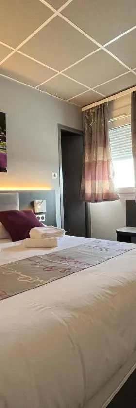 BRIT HOTEL LE VESOUL，位于沃苏勒的酒店