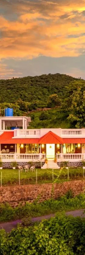 Spicy Mango Ocean Paradise - Luxurious Sea View Villa In Alibaug，位于Christpāda的酒店