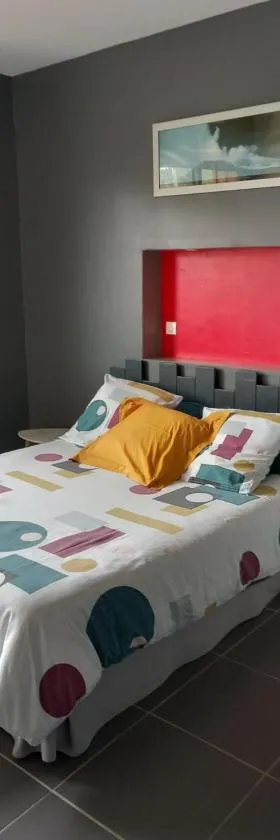 La chambre du Clos Barriant，位于Séreilhac的酒店