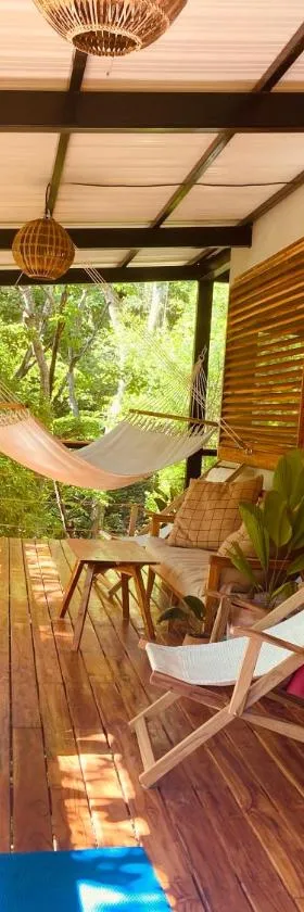 NOSOTROS Playa Maderas - Surf House & Casitas，位于Playa Maderas的酒店