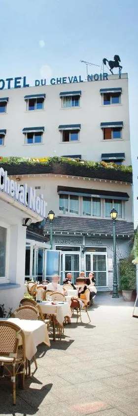 黑马帕丽斯潘廷酒店，位于庞坦的酒店