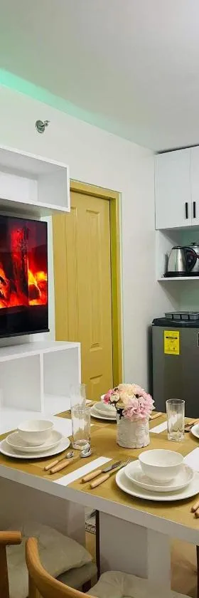 Lovely 2 bedroom condo unit，位于伊洛伊洛的酒店