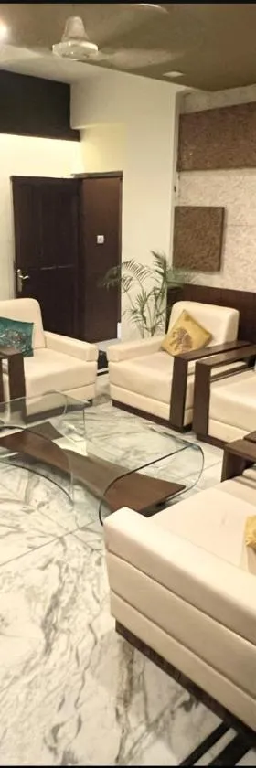 Royal Palms Luxury Service Apartment，位于那格浦尔的酒店