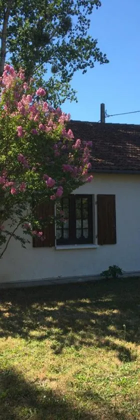 Les Bruyeres Gite，位于Montbron的酒店