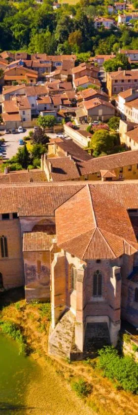 La Loggia - chambres d'hôtes，位于Rieux的酒店