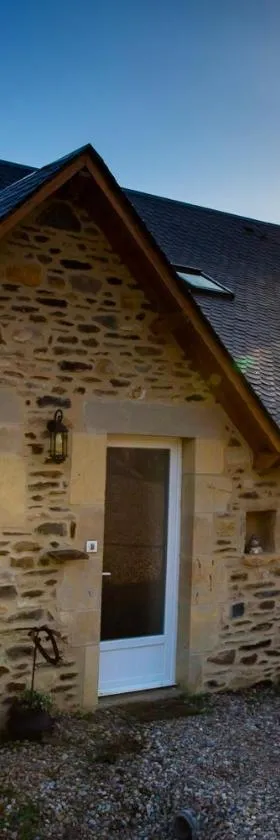Appartement charmant à Saint-Côme-d'Olt - 80 m² avec balconc，位于Saint-Côme-dʼOlt的酒店