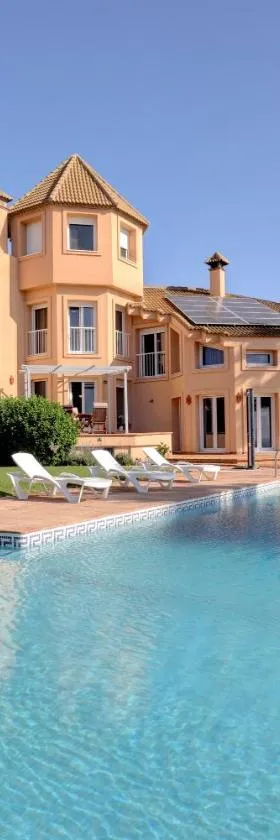 Villa Alcaidesa Vistas al Mar，位于圣罗克的酒店