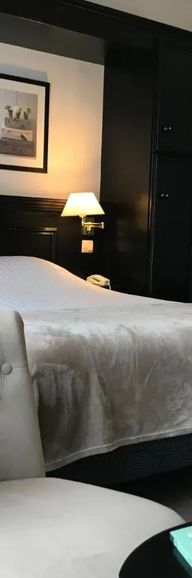 Logis Hôtel-Restaurant Les Airelles，位于讷沙泰勒昂布赖的酒店