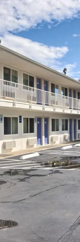埃弗雷特北6号汽车旅馆，位于埃弗里特的酒店