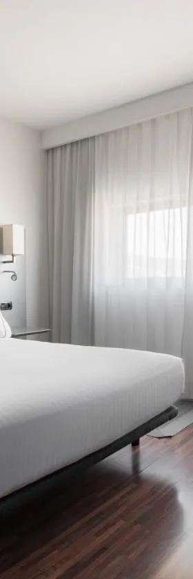 Exe Zizur Pamplona，位于济祖尔·梅约的酒店